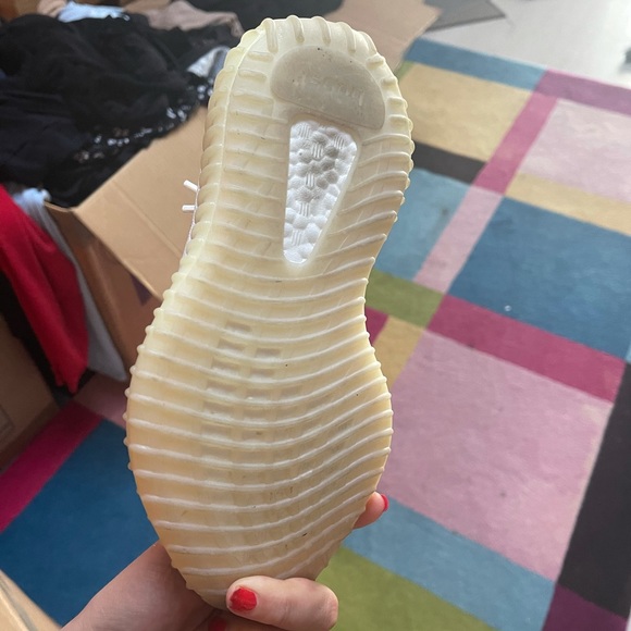 Yeez - Picture 3 of 3